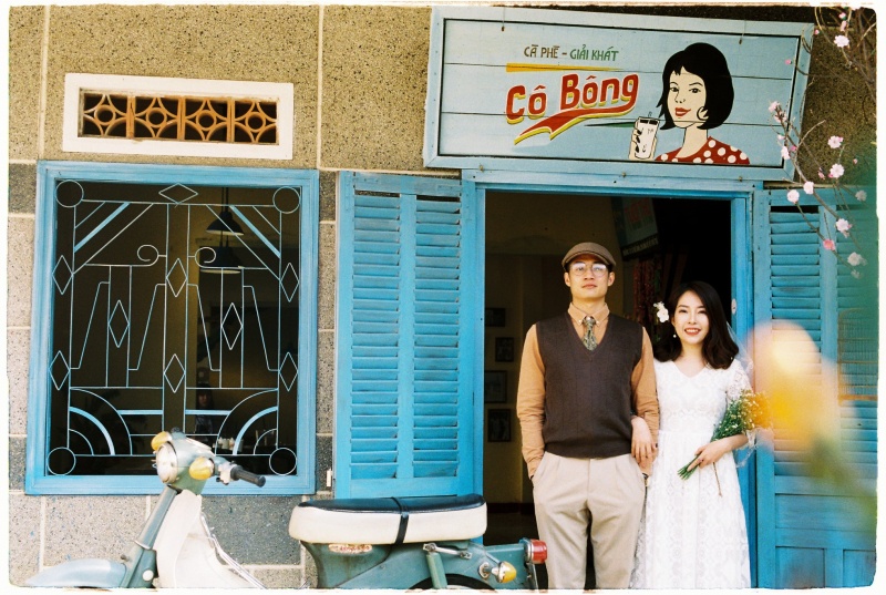 Tiệm Cà Phê Cô Bông