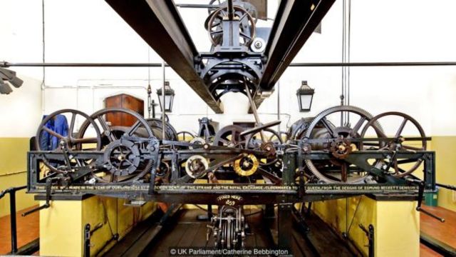 Cơ cấu phức tạp để chạy đồng hồ nổi tiếng nhất thế giới này nặng khoảng 5 tấn (Ảnh: Quốc Hội Anh Catherine Bebbington)